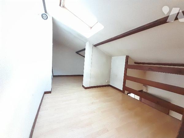 MIGNALOUX BEAUVOIR- proche des facultés - Maison de deux logements à rafraichir