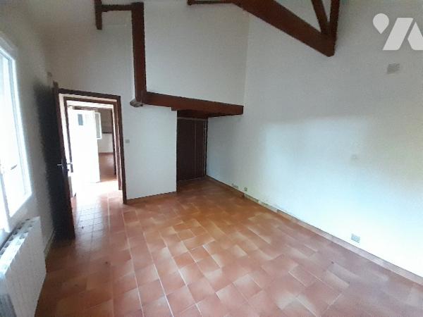 MIGNALOUX BEAUVOIR- proche des facultés - Maison de deux logements à rafraichir