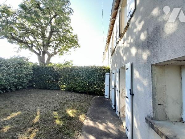MIGNALOUX BEAUVOIR- proche des facultés - Maison de deux logements à rafraichir