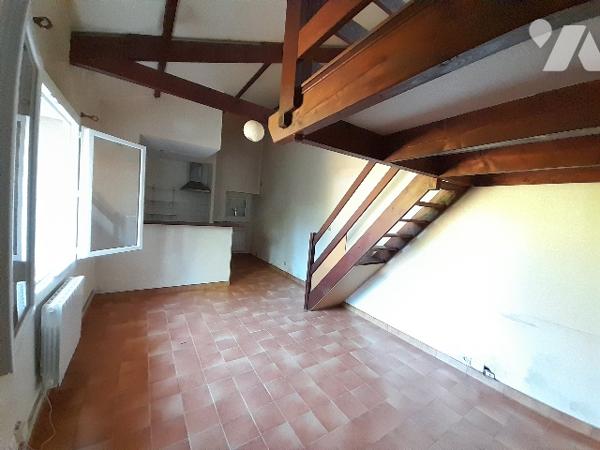 MIGNALOUX BEAUVOIR- proche des facultés - Maison de deux logements à rafraichir