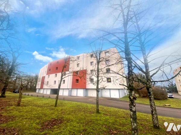 Appartement de type F1 avec parking dernier étage avec ascenseur