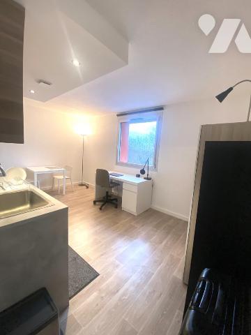 Appartement de type F1 avec parking dernier étage avec ascenseur