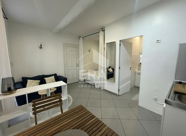 SALON-DE-PROVENCE  -  Studio rénové entièrement équipé - Plein centre