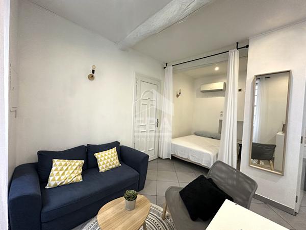 SALON-DE-PROVENCE  -  Studio rénové entièrement équipé - Plein centre