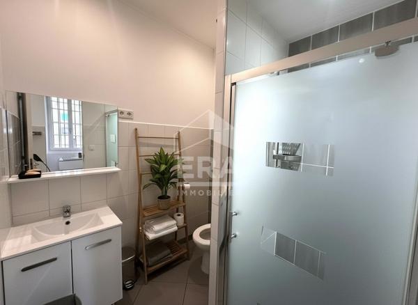 SALON-DE-PROVENCE  -  Studio rénové entièrement équipé - Plein centre