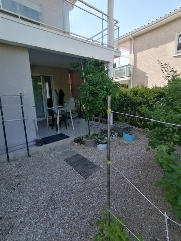 T2 Rez de jardin Parking à Lézignan Corbières