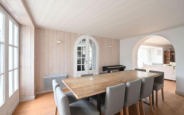Maison à vendre    7 pièces •  Le Bois-Plage-en-Ré