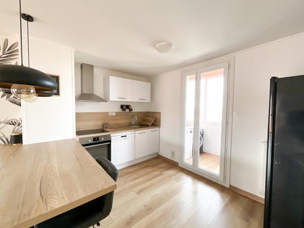 Spacieux appartement T4 de 73m2 avec balcon, cave et place de stationnement