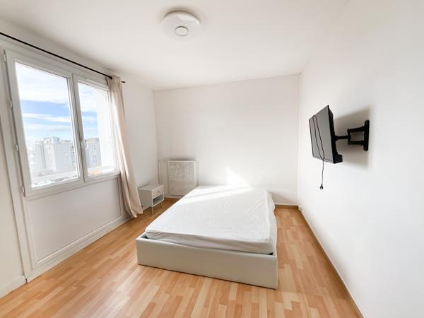 Spacieux appartement T4 de 73m2 avec balcon, cave et place de stationnement