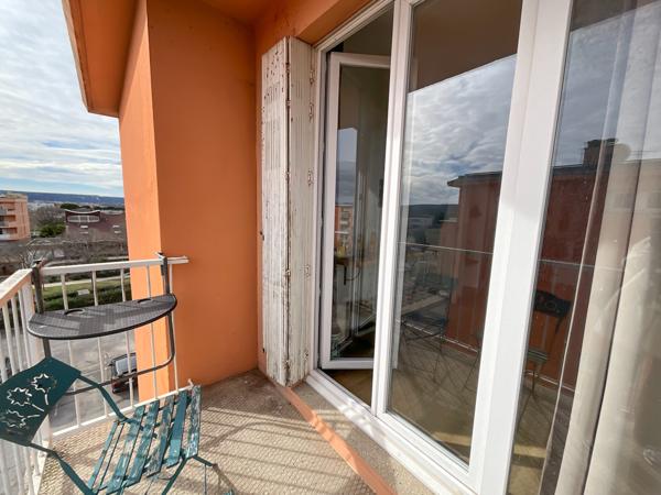 Spacieux appartement T4 de 73m2 avec balcon, cave et place de stationnement