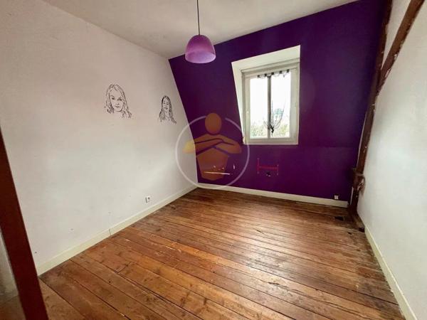 Vente                                                      Maison
                        
                     8 pièces                      190 m2                     à La Fère