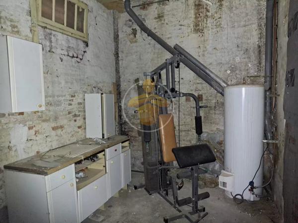 Vente                                                      Maison
                        
                     8 pièces                      190 m2                     à La Fère