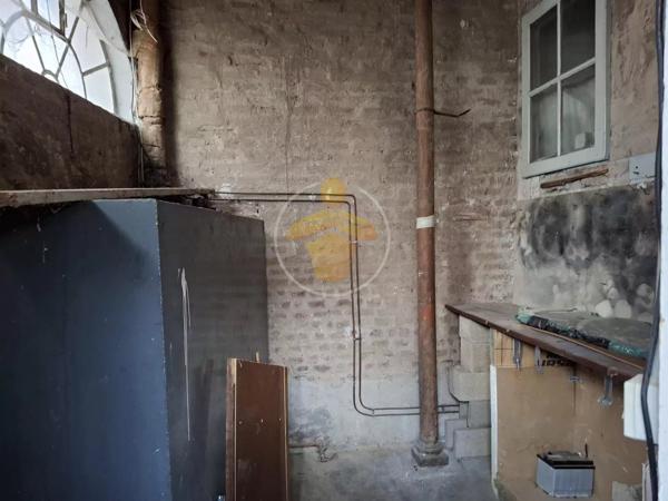 Vente                                                      Maison
                        
                     8 pièces                      190 m2                     à La Fère