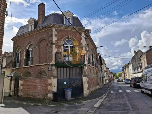 Vente                                                      Maison
                        
                     8 pièces                      190 m2                     à La Fère