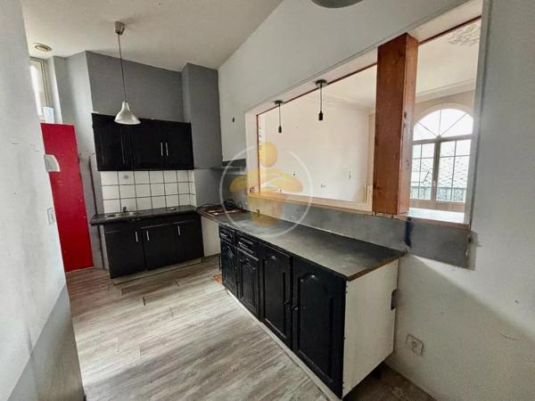 Vente                                                      Maison
                        
                     8 pièces                      190 m2                     à La Fère