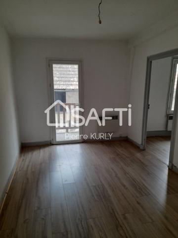 Bel appartement avec local commercial et dépendances