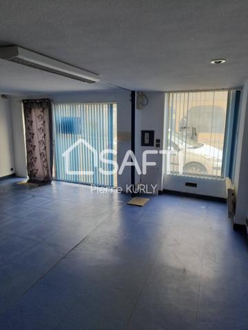 Bel appartement avec local commercial et dépendances