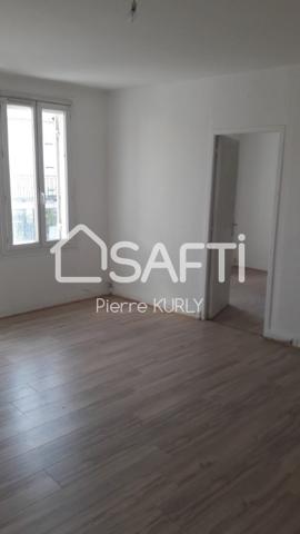 Bel appartement avec local commercial et dépendances