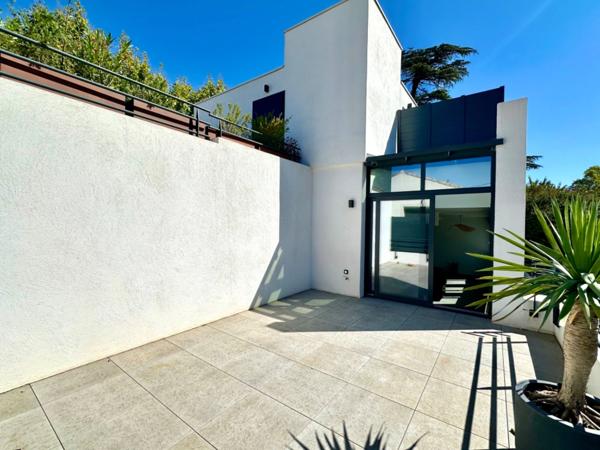 Saint Barnabé, T4 de 98m2 + Deux Terrasses de 22m2 et 38m2 dans petite copropriété de 4 appartements, neuve.