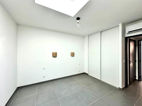 Saint Barnabé, T4 de 98m2 + Deux Terrasses de 22m2 et 38m2 dans petite copropriété de 4 appartements, neuve.