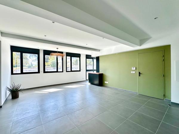 Saint Barnabé, T4 de 98m2 + Deux Terrasses de 22m2 et 38m2 dans petite copropriété de 4 appartements, neuve.