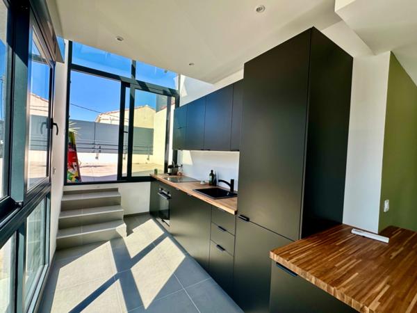 Saint Barnabé, T4 de 98m2 + Deux Terrasses de 22m2 et 38m2 dans petite copropriété de 4 appartements, neuve.