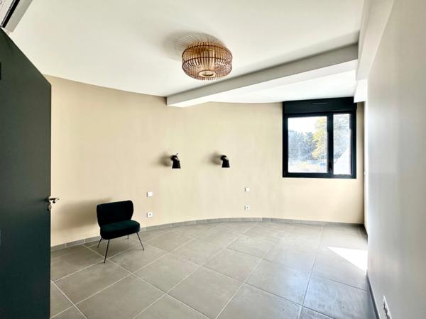 Saint Barnabé, T4 de 98m2 + Deux Terrasses de 22m2 et 38m2 dans petite copropriété de 4 appartements, neuve.