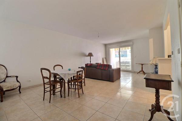 Appartement F3 à vendre  3 pièces - 72,37 m2 ST RAPHAEL - 83