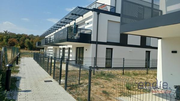 PROCHE BLOTZHEIM – F3 Rez-de-jardin – Terrasse 13 m² – Jardin 110 m² – 269 000 € FAI.
