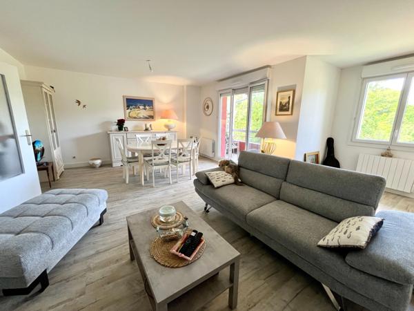 Appartement
                                                                                                                                                                                                                                                                                                                        6 pièce(s)                                                                                                                                                                                                          4 chambre(s)                                                                                                                                                                                                          105  m²