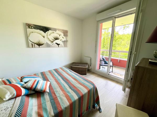 Appartement
                                                                                                                                                                                                                                                                                                                        6 pièce(s)                                                                                                                                                                                                          4 chambre(s)                                                                                                                                                                                                          105  m²