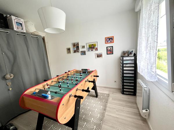 Appartement
                                                                                                                                                                                                                                                                                                                        6 pièce(s)                                                                                                                                                                                                          4 chambre(s)                                                                                                                                                                                                          105  m²