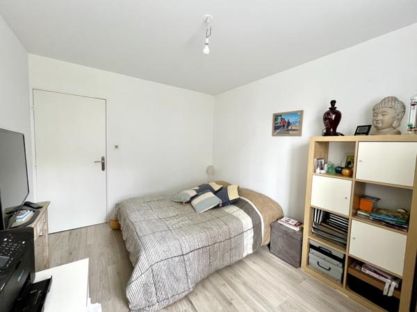 Appartement
                                                                                                                                                                                                                                                                                                                        6 pièce(s)                                                                                                                                                                                                          4 chambre(s)                                                                                                                                                                                                          105  m²