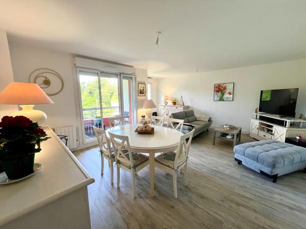 Appartement
                                                                                                                                                                                                                                                                                                                        6 pièce(s)                                                                                                                                                                                                          4 chambre(s)                                                                                                                                                                                                          105  m²