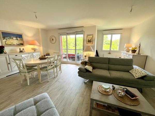 Appartement
                                                                                                                                                                                                                                                                                                                        6 pièce(s)                                                                                                                                                                                                          4 chambre(s)                                                                                                                                                                                                          105  m²