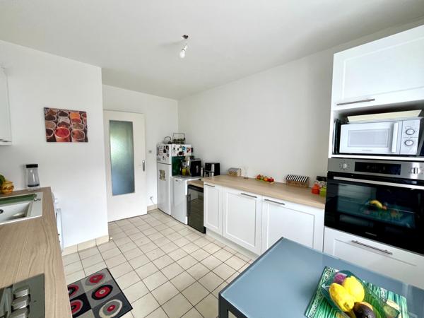 Appartement
                                                                                                                                                                                                                                                                                                                        6 pièce(s)                                                                                                                                                                                                          4 chambre(s)                                                                                                                                                                                                          105  m²
