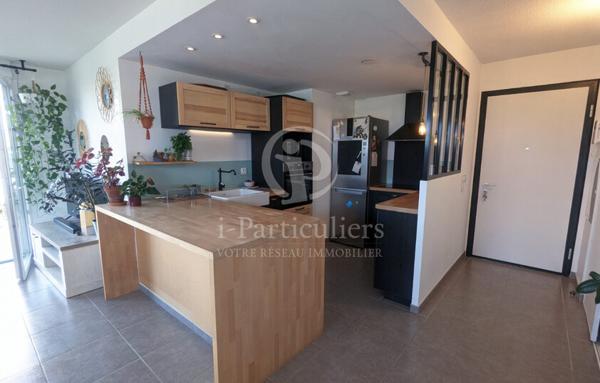 T4 dernier étage terrasse avec vue massifs