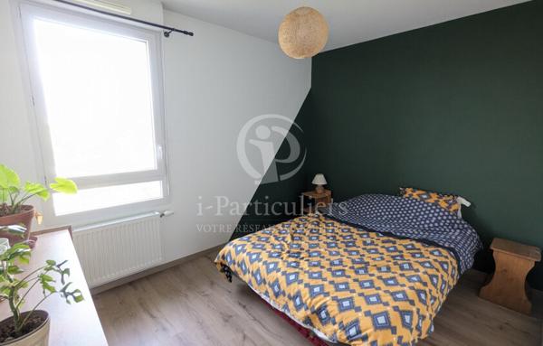 T4 dernier étage terrasse avec vue massifs