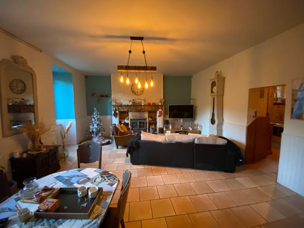 Salles, Maison de type 6 de 190 m²