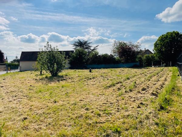 Terrain viabilisé lumineux proche de Chartres  à Saint Aubin des Bois