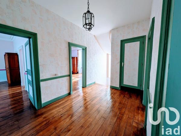 Maison traditionnelle 7 pièces de 221 m² à Marcillé-Robert (35240)