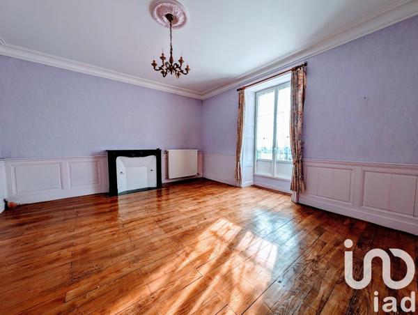 Maison traditionnelle 7 pièces de 221 m² à Marcillé-Robert (35240)