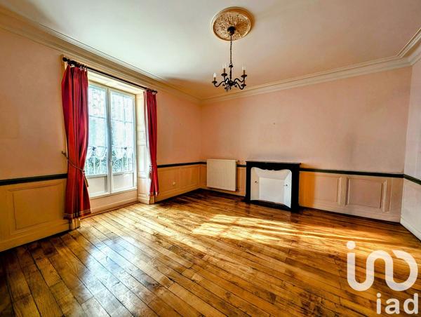 Maison traditionnelle 7 pièces de 221 m² à Marcillé-Robert (35240)