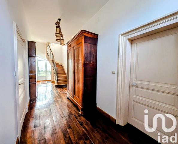 Maison traditionnelle 7 pièces de 221 m² à Marcillé-Robert (35240)
