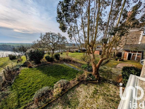 Maison traditionnelle 7 pièces de 221 m² à Marcillé-Robert (35240)