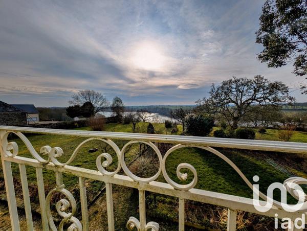 Maison traditionnelle 7 pièces de 221 m² à Marcillé-Robert (35240)