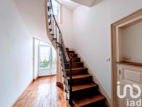 Maison traditionnelle 7 pièces de 221 m² à Marcillé-Robert (35240)