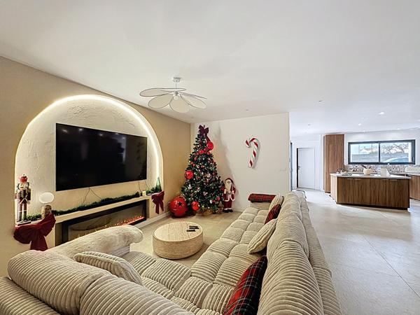 Maison contemporaine à ANAIS - 138 m² - 3 chambres - plain pied