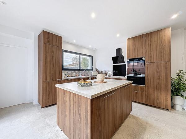 Maison contemporaine à ANAIS - 138 m² - 3 chambres - plain pied