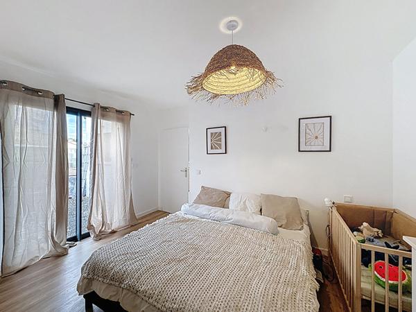 Maison contemporaine à ANAIS - 138 m² - 3 chambres - plain pied